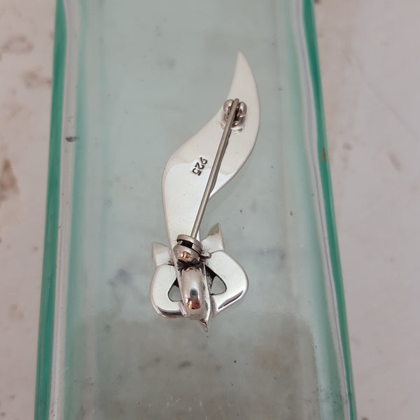 back of fox pin pendant
