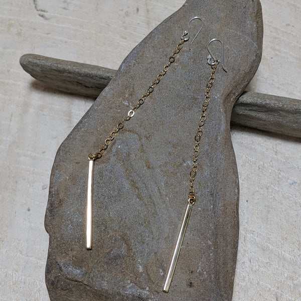 Riley earrings showing how they move