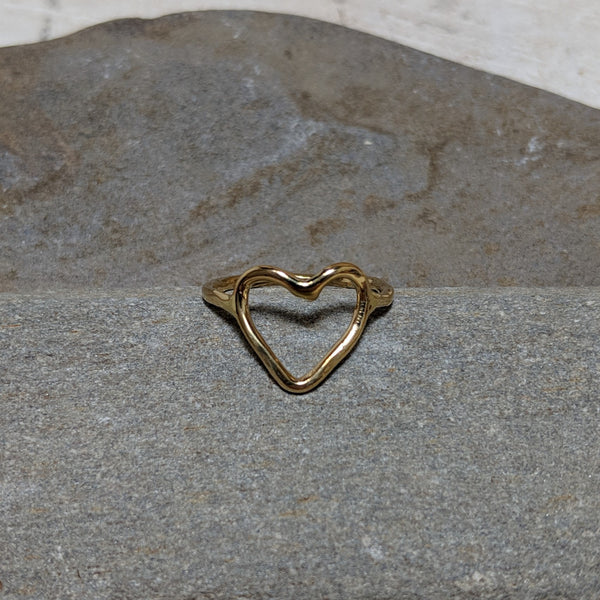 Open heart ring in tumbaga front view